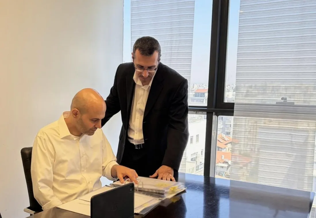 עו״ד אורי דלאל ועו״ד טל כהן במשרד